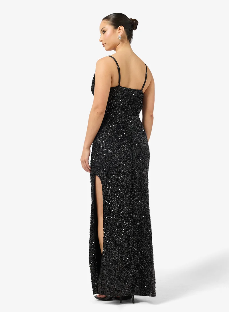 جينجر فستان سهرة مكشوف الظهر مزين بالترتر